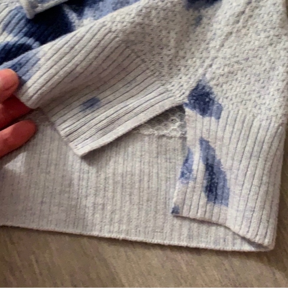 Lisa Todd Navy and White V-Neck Sweater - Picture 4 of 6